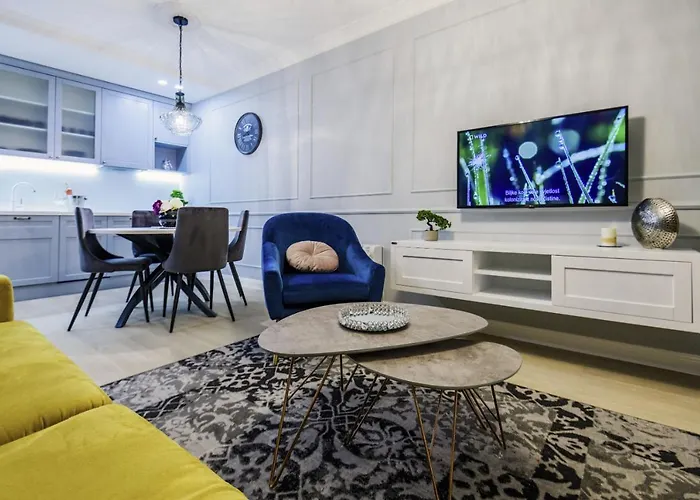 アパート Divine Luxury Purple ザダル