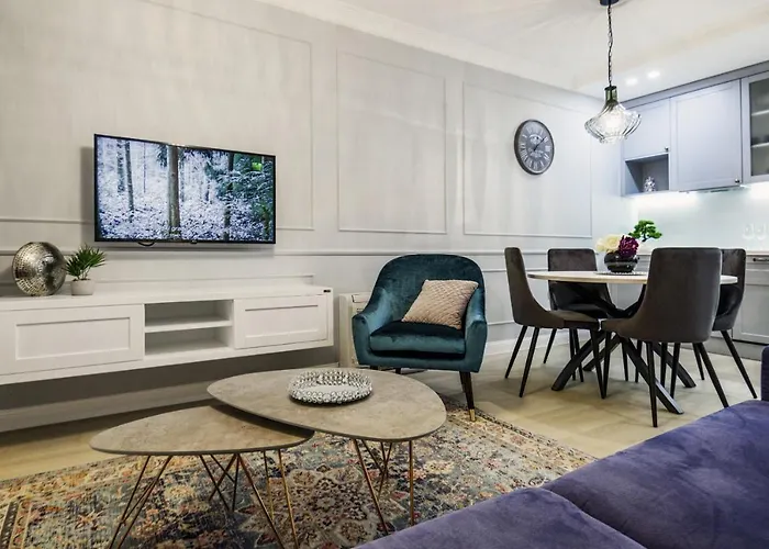 Divine Luxury Purple アパート *