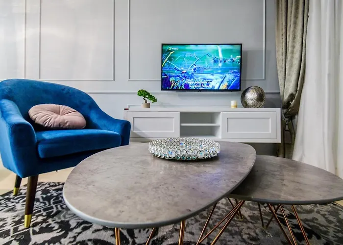 アパート Divine Luxury Purple ザダル