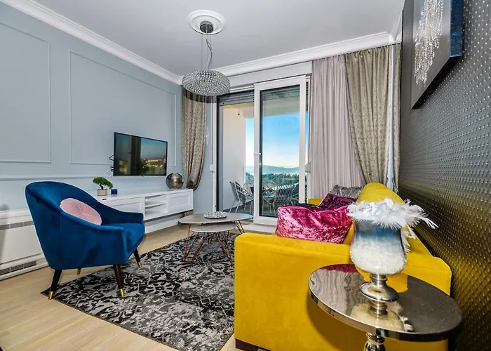 Divine Luxury Purple アパート ザダル