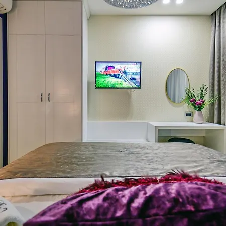 Divine Luxury Purple Apartment *