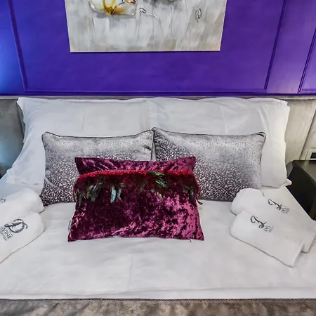 Apartment Divine Luxury Purple *