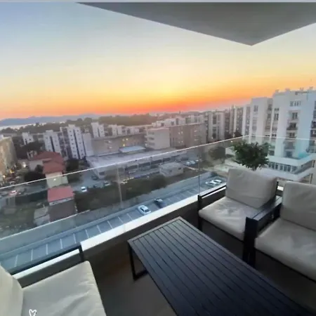 Apartment Divine Luxury Purple *